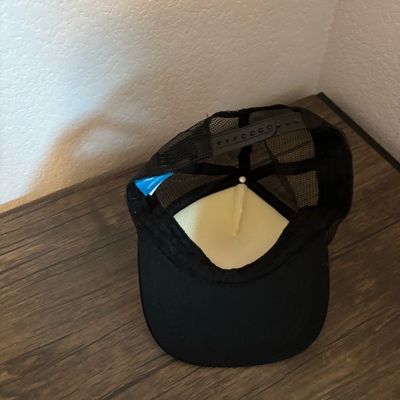 Must bundle Hat - Picture 2 of 2